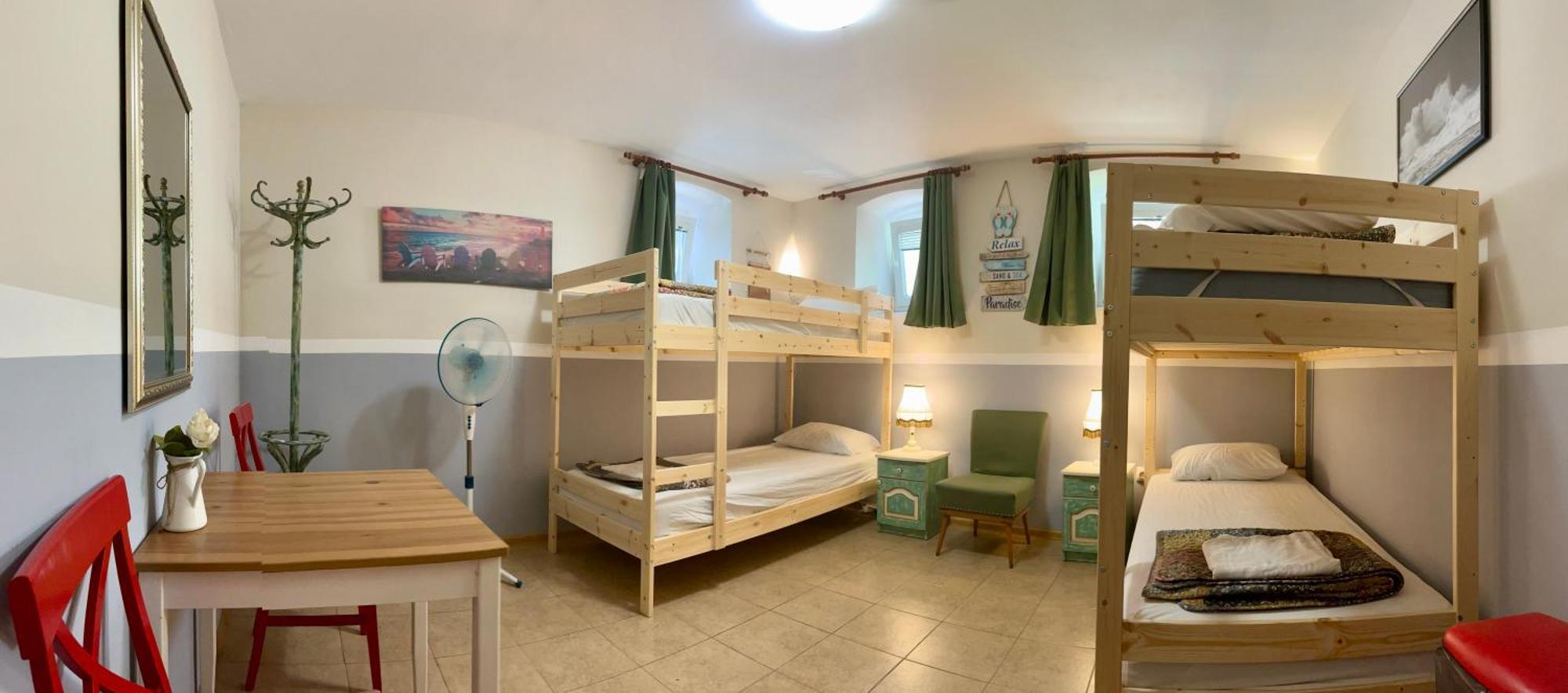 Nomado Hostel *